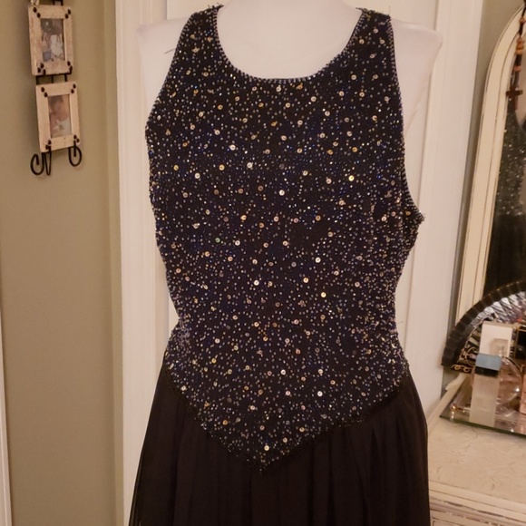 🦋2 for $15 item!Vintage sequined dress - Picture 2 of 8